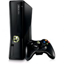 Xbox 360 RKB-00005 VGmMic 4GB + 3 Games Gratis - Microsoft